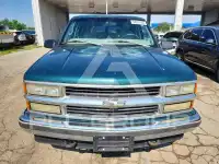 1998 Chevrolet Suburan photo