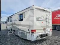 1998 Chevrolet P30 photo