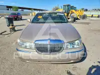 1998 Lincoln Town фото