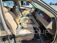 1998 Lincoln Town фото
