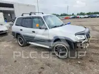 1998 Toyota RAV4 photo