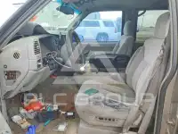 1999 Chevrolet Suburan фото