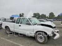 1999 Chevrolet S10 фото