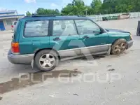 1999 Subaru Forester photo