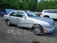 1999 Mercedes Benz E-Class photo