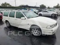 1999 Volvo V70 фото