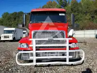 1999 Volvo VNL photo