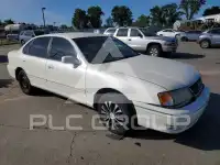 1999 Toyota AVALON photo