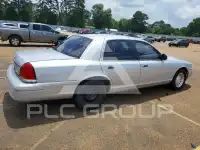 1999 Ford CROWN фото