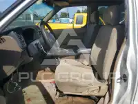 2000 Nissan FRONTIER фото