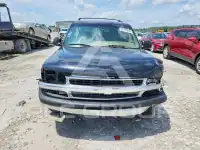 2000 Chevrolet Suburan photo