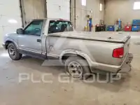 2000 Chevrolet S10 фото