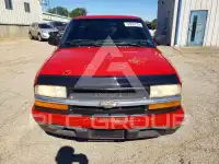 2000 Chevrolet S10 photo