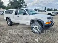 2000 Chevrolet S10 photo