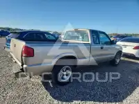 2000 Chevrolet S10 photo