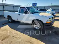 2000 Chevrolet S10 photo