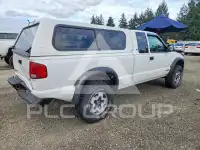 2000 Chevrolet S10 photo