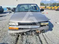 2000 Chevrolet S10 photo