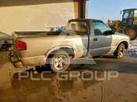 2000 Chevrolet S10 photo