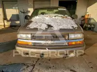 2000 Chevrolet S10 photo