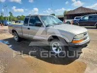 2000 Chevrolet S10 photo