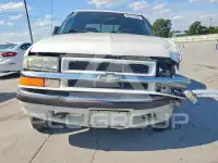 2000 Chevrolet S10 photo