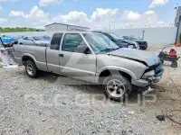 2000 Chevrolet S10 фото
