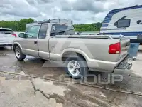 2000 Chevrolet S10 фото