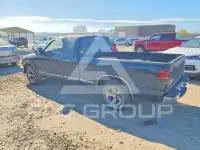 2000 Chevrolet S10 фото
