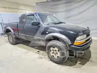2000 Chevrolet S10 фото