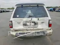 2000 Infinity QX40 photo