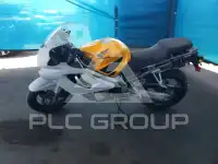 2000 Honda CBR photo