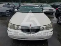 2000 Lincoln Town фото
