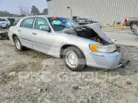 2000 Lincoln Town photo