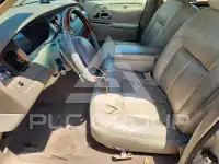 2000 Lincoln Town фото