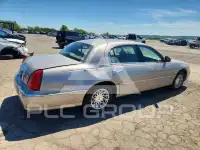 2000 Lincoln Town photo