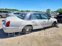 2000 Lincoln Town photo