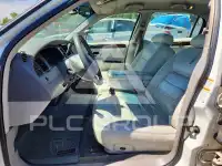 2000 Lincoln Town photo