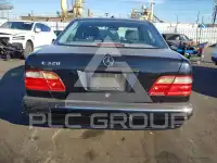 2000 Mercedes Benz E-Class photo