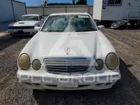 2000 Mercedes Benz E-Class photo