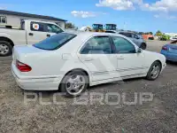 2000 Mercedes Benz E-Class photo