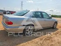 2000 Mercedes Benz E-Class photo