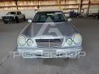 2000 Mercedes Benz E-Class photo