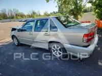 2000 Volvo S70 photo