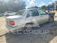 2000 Volvo S70 photo