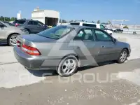 2000 Lexus ES300 photo