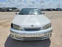 2000 Lexus ES300 photo