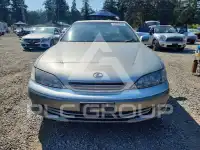 2000 Lexus ES300 photo