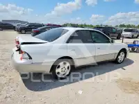 2000 Lexus ES300 photo