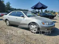 2000 Lexus ES300 photo